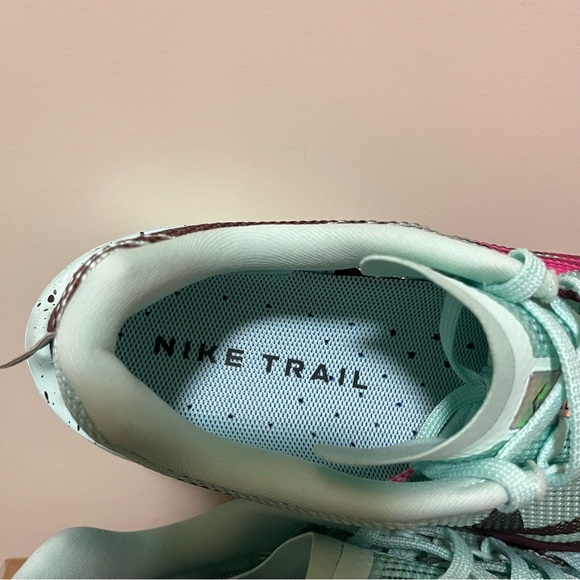 Nike Terra Kiger 10 Mint Foam Burgundy Trail Shoes Men\'s Size 11 FV3929-301